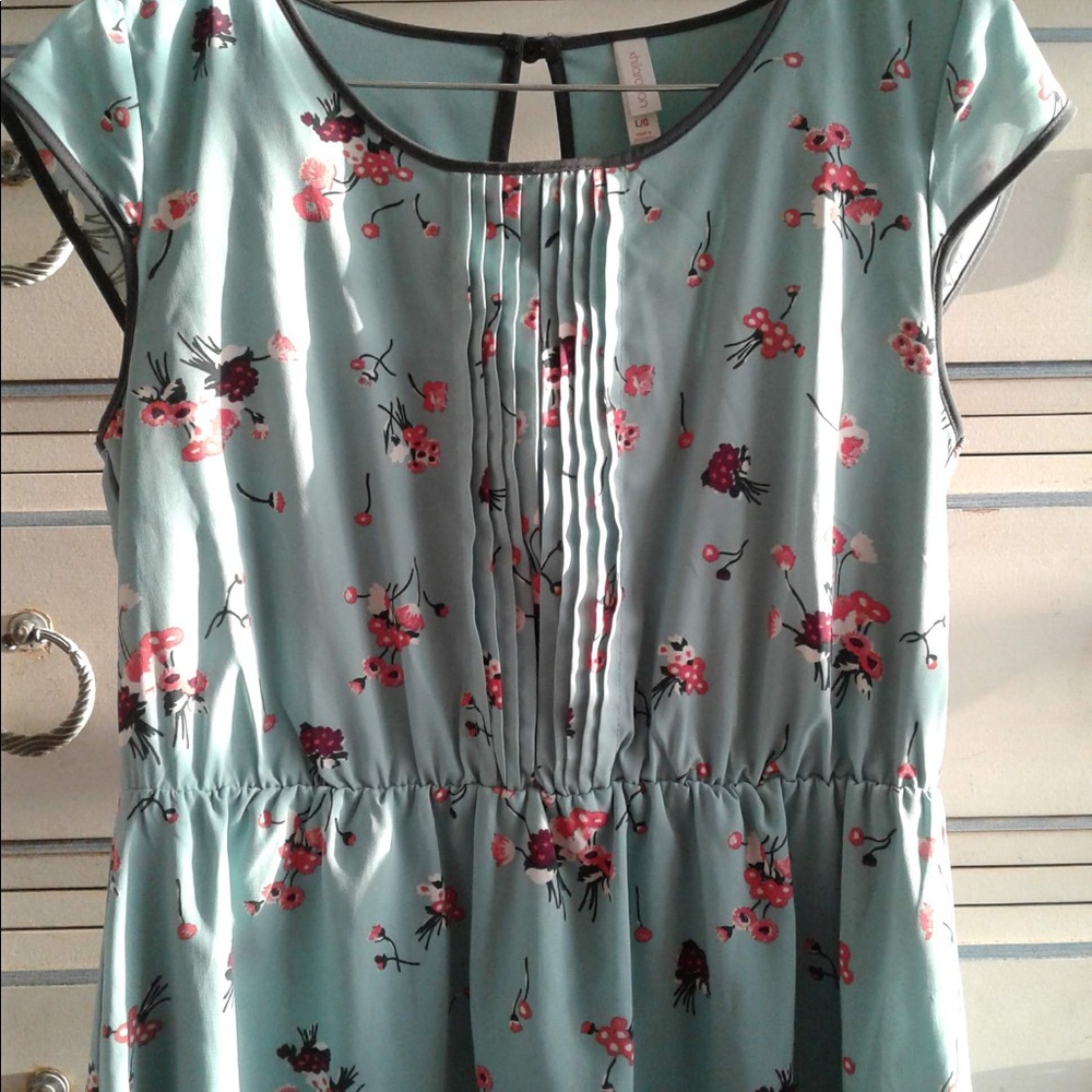 Dress - Picture 2 of 4